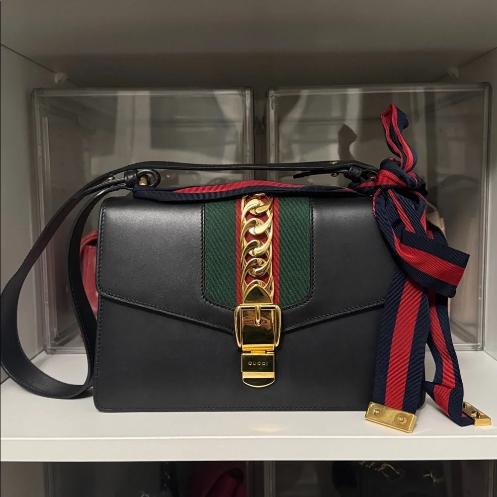 Authentic Gucci Sylvie Medium Black and Green Shoulder Bag w/ bow